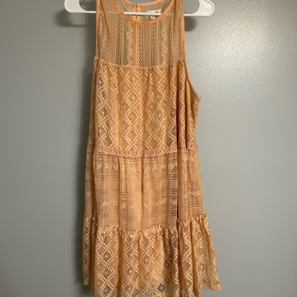Elegant Lace Sleeveless Dress - Peach